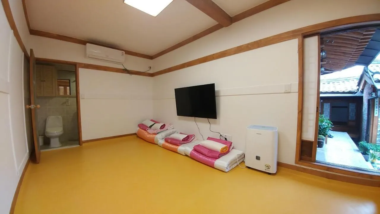 بيت ضيافة Hyosunjae Hanok Guesthouse سيول