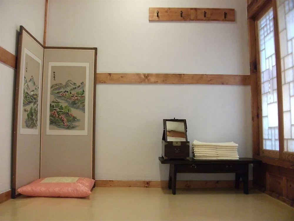Hyosunjae Hanok Guesthouse سيول بيت ضيافة